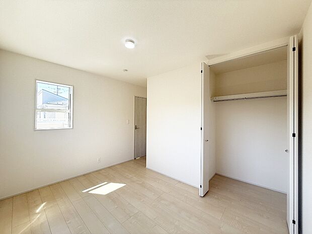 2号棟  ■落ち着いた色合いのお部屋で穏やかな時間を楽しめます