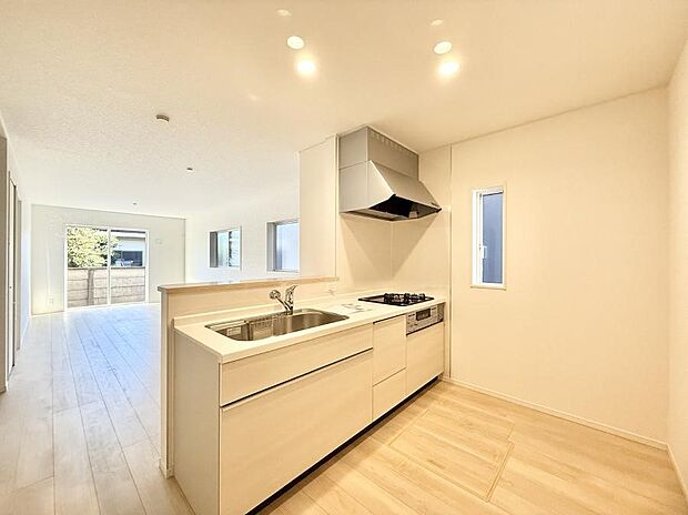 【ダイニングキッチン】■キレイに片付く、使いやすいキッチン