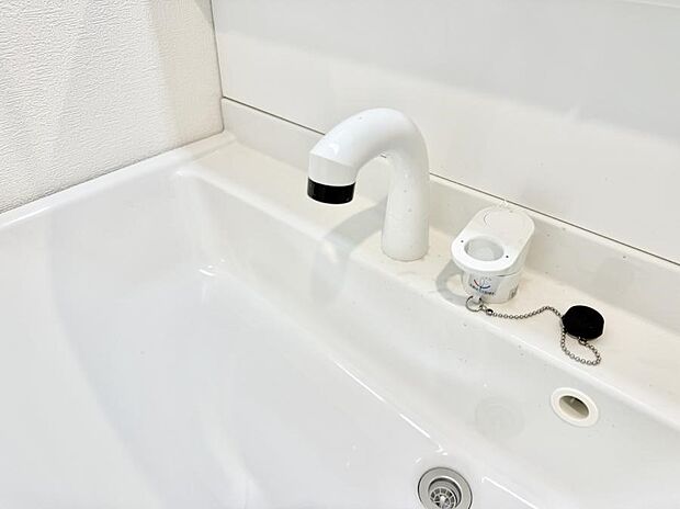 【ハンドシャワー付洗面台】■手洗いや顔を洗う時も快適に使える便利なシャワー