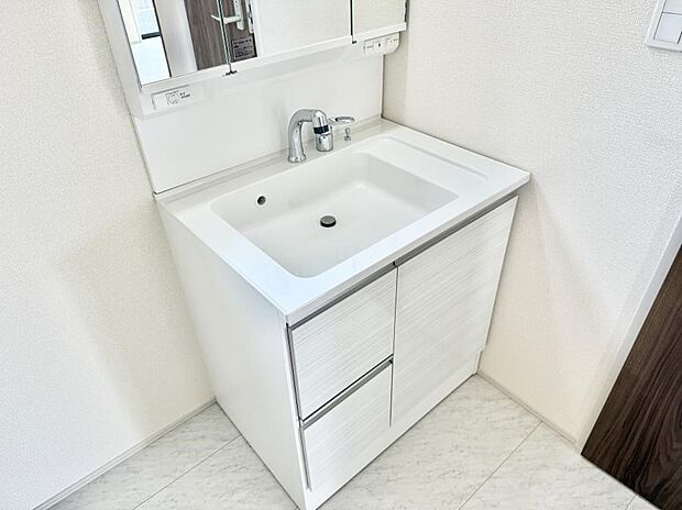 【ハンドシャワー付洗面台】■手洗いや顔を洗う時も快適に使える便利なシャワー