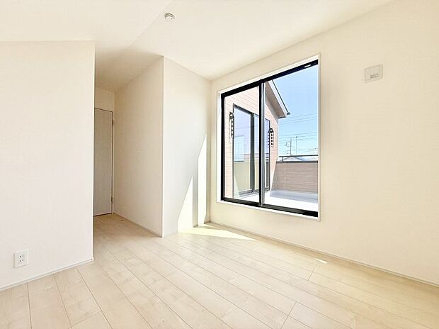 【バルコニー】■ 朝のコーヒーや夜の星空を楽しむ、癒しの場所