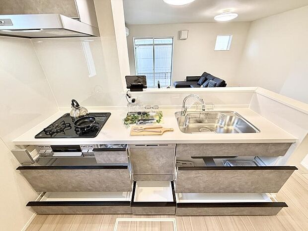 【キッチン】■家族の絆を深める、温もりのあるキッチン