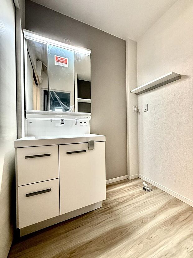 【洗面台・洗面所】■明るい洗面所は毎朝の歯磨きも楽しくできちゃいそうです♪