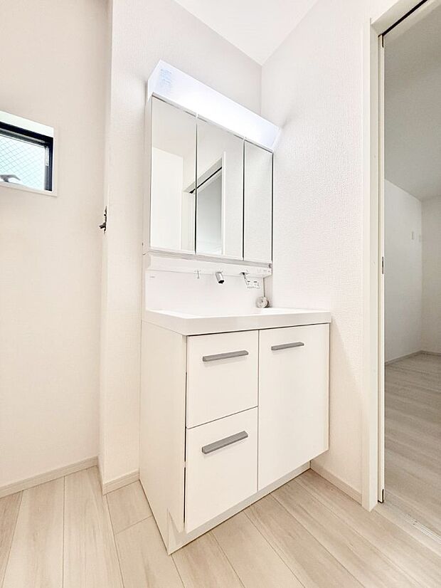 【洗面台・洗面所】■朝の準備がスムーズにできる広さです