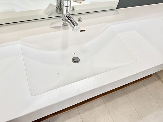 【ハンドシャワー付洗面台】■手洗いや顔を洗う時も快適に使える便利なシャワー