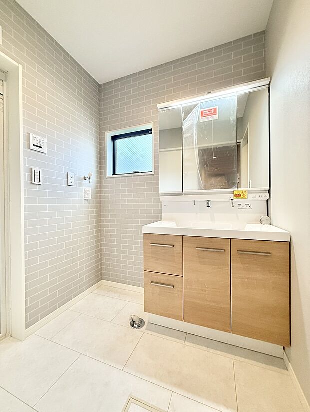 【洗面台・洗面所】■朝の準備がスムーズにできる広さです