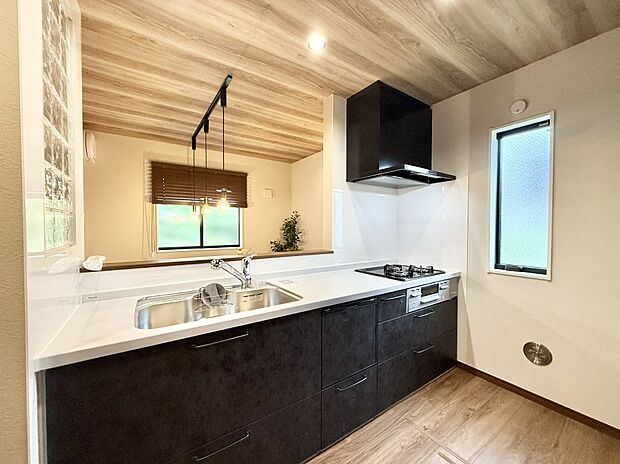 【ダイニングキッチン】■キレイに片付く、使いやすいキッチン