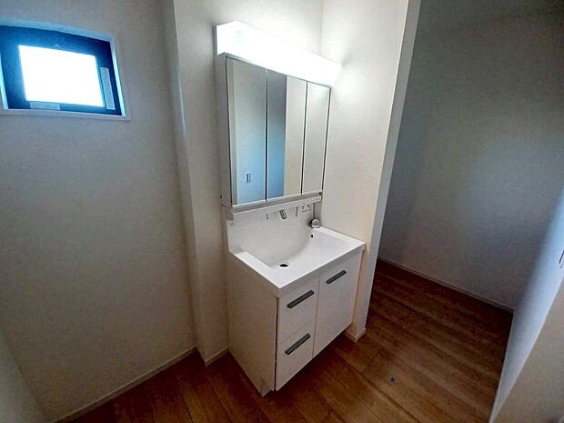 【洗面台・洗面所】■清潔感があり、気持ちよく使えます