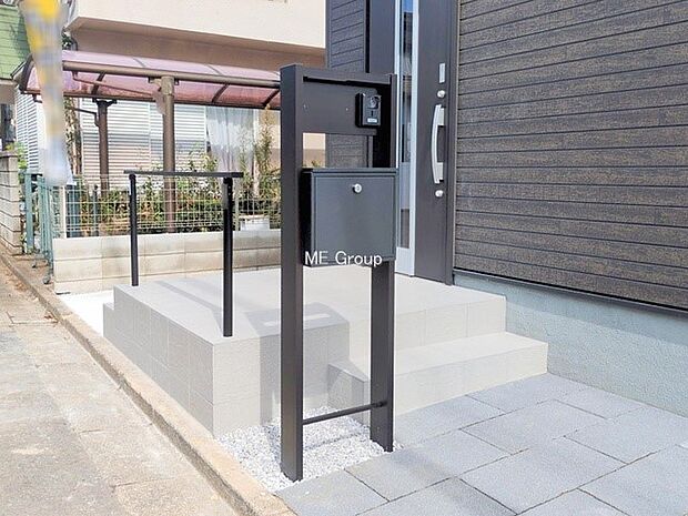 【玄関】■ シンプルで美しく、住まいの第一印象を彩る玄関です