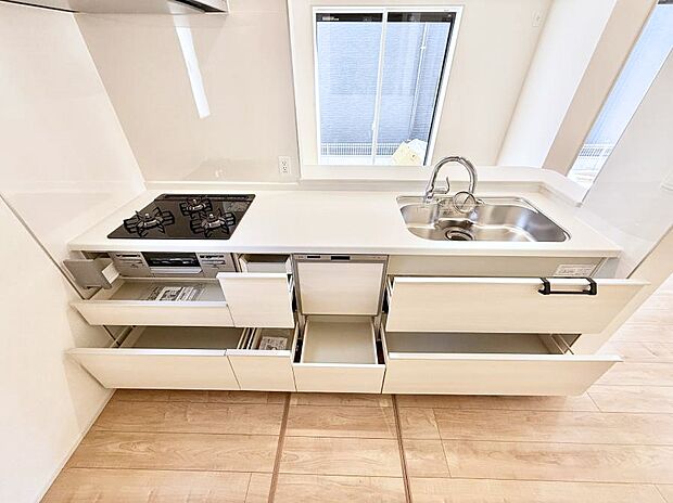 【キッチン】■家族の絆を深める、温もりのあるキッチン