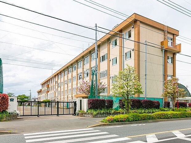 八王子市立元八王子中学校(約1,000m・徒歩13分)