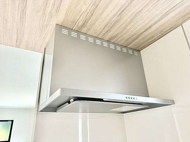 【レンジフード】■調理時の蒸気や匂いが換気扇に誘導され、効率的に排煙ができます。