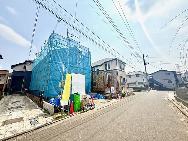 【前面道路含む現地写真】■家族とのお出かけが楽しくなる環境です