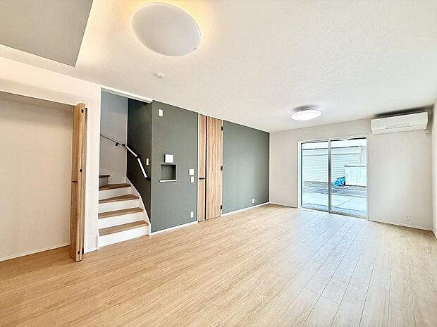 【リビングダイニング】■シンプルだけど贅沢、大切な人と過ごす心がほどける空間