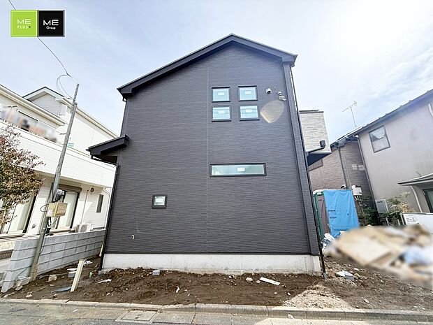 【現地外観写真】■家族の未来を優しく包み込む新しい住まい