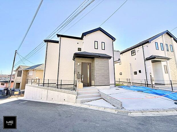 【現地外観写真】■暮らしを彩る充実した設備仕様が備わった住まい