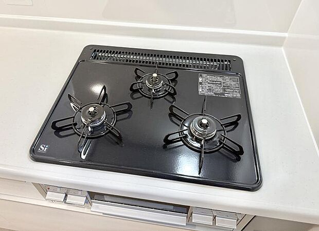【3口ガスコンロ】■一度に多くの料理ができ便利で効率的