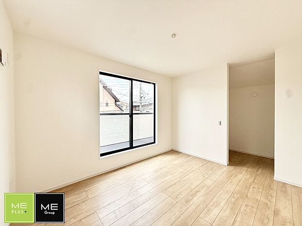 【リビング以外の居室】1号棟  ■落ち着いた色合いのお部屋で穏やかな時間を楽しめます