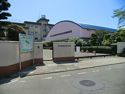 武蔵村山市立第四中学校 940m(12分)