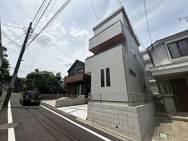 【前面道路含む現地写真】■新しい住まい、街の新しい風景
