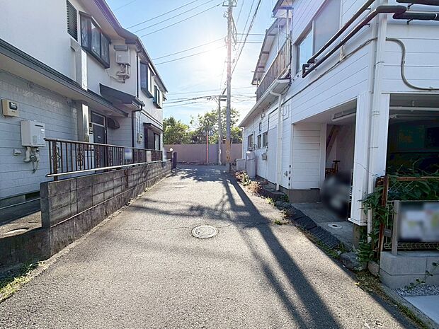 【前面道路含む現地写真】■新しい時代の息吹を感じる、心地よい環境