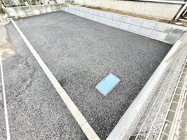 【駐車場】1号棟 ■自宅にカースペースがあると助かります