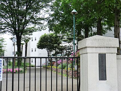 東久留米市立西中学校 650m(9分)