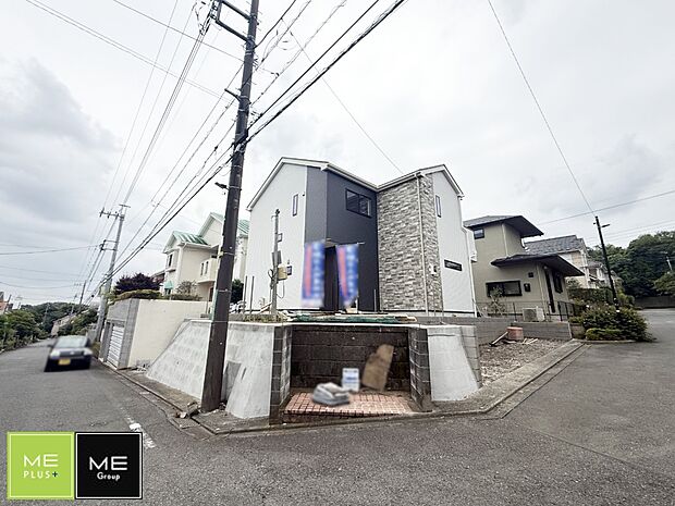 【前面道路含む現地写真】■優雅なラインが、毎日を引き立てます