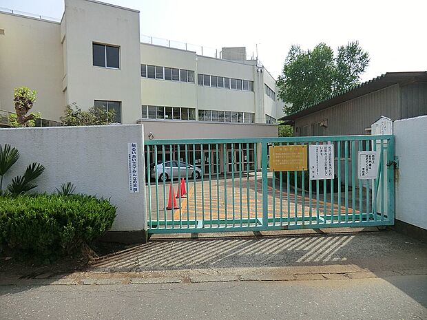 武蔵村山市立第八小学校(約637m・徒歩8分)