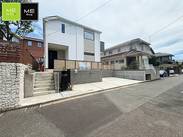 【現地外観写真】■家族みんなが笑顔で過ごせる、安心感のある住まい