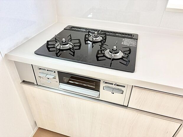 【3口ガスコンロ】■一度に多くの料理ができ便利で効率的