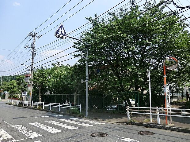 八王子市立宇津木台小学校（約1,080m・徒歩14分）