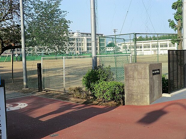 昭島市立昭和中学校(約750m・徒歩10分)