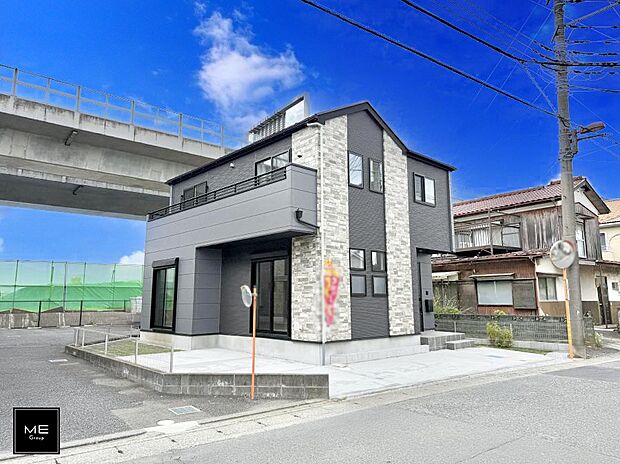 【現地外観写真】1号棟 ■暮らしを彩る充実した設備仕様が備わった住まい