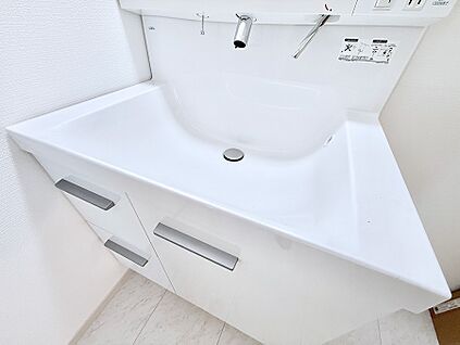 ハンドシャワー付洗面台