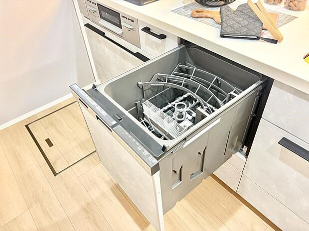 【食洗機】■手間なく洗浄!食器をピカピカに仕上げてくれます