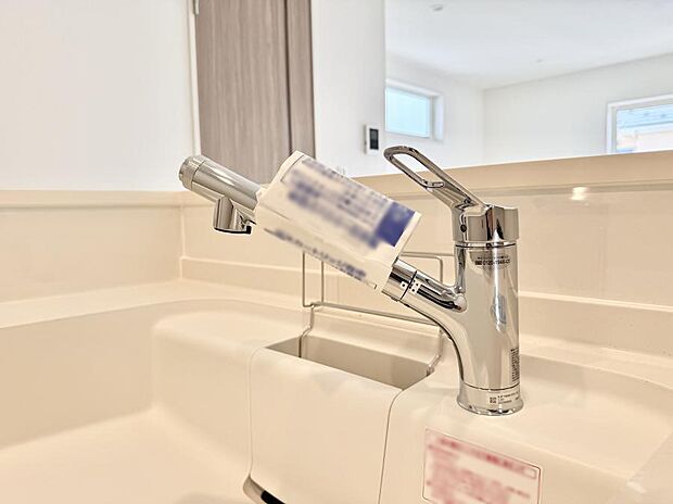 【浄水器】■清潔でおいしい水を手軽に供給してくれます