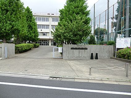 狛江市立狛江第四中学校 1000m(13分)