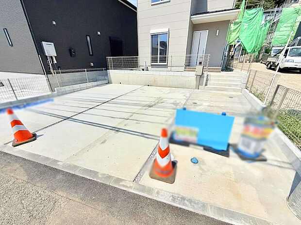 【駐車場】2号棟 ■自宅にカースペースがあると助かります