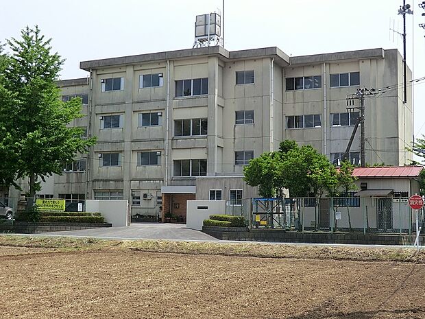海老名市立社家小学校(約740m・徒歩10分)