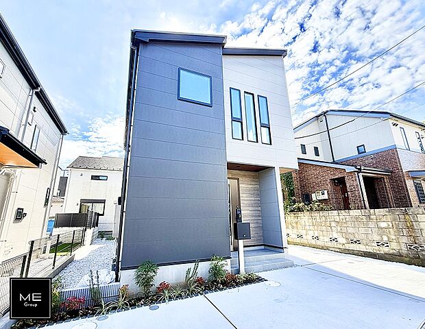 【現地外観写真】A号棟 ■暮らしを豊かにする充実した仕様設備で快適に
