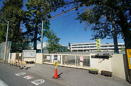 小平市立小平第十一小学校 700m(9分)