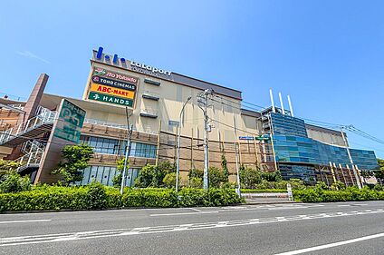 ららぽーと横浜 2060m