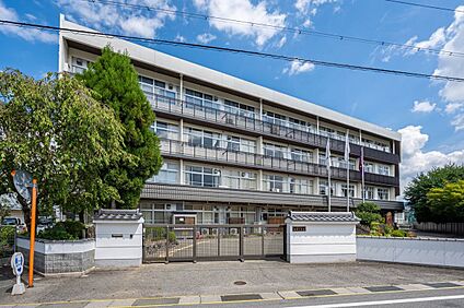亀岡市立亀岡中学校 1260m