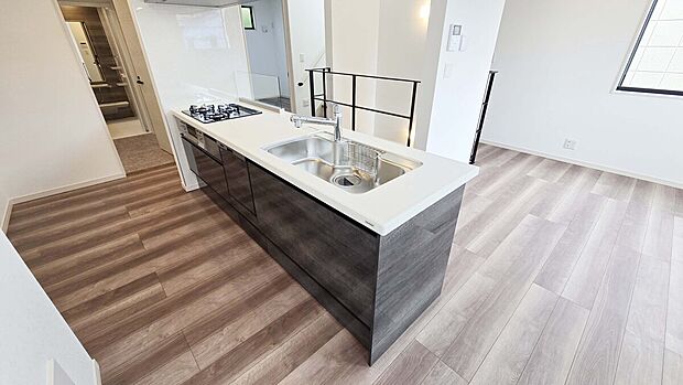 お手入れらくらくシステムキッチン！開放感のあるカウンターキッチン！