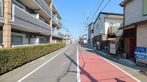 【前面道路】周辺には自然も多く子育てにも適した住環境!