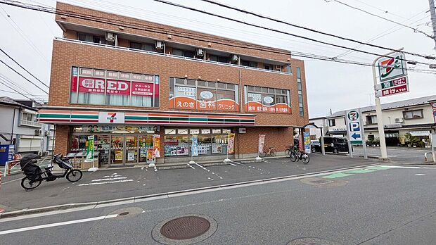 セブンイレブン世田谷榎店(約414m)