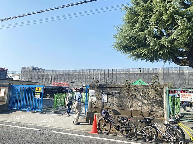 世田谷区立喜多見小学校（約658m）