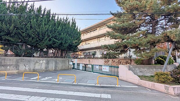 西東京市立谷戸第二小学校(約230m)
