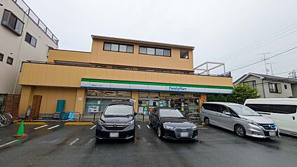 ファミリーマート 練馬高松一丁目店 350ｍ